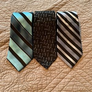 Bundle of 3 men’s ties